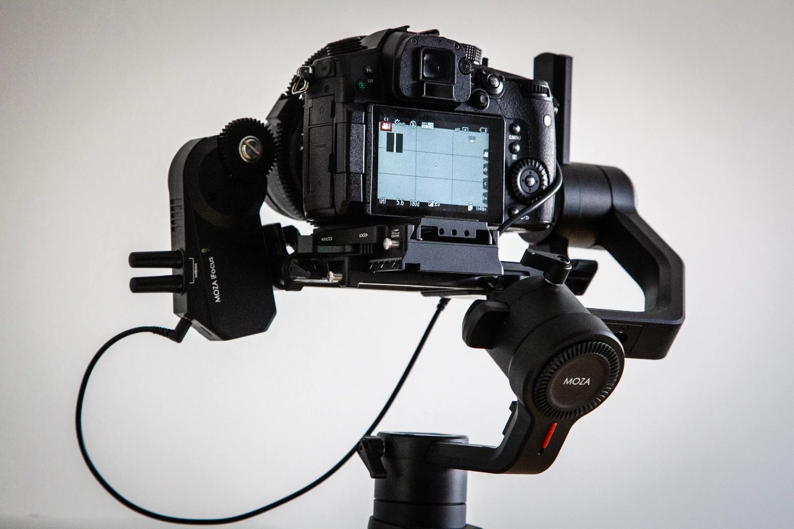The iFocus attachment allows electronic focus pulls and zoom control