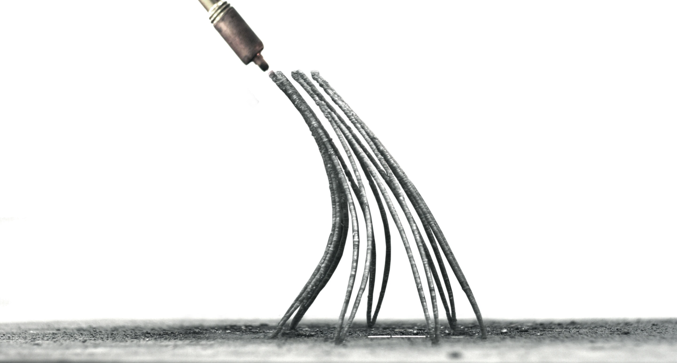 The metal lines printed by the The MX3D-Metal are free-standing