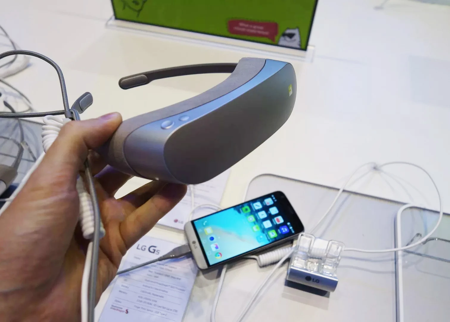 The LG 360 VR headset plugs straight into the LG G5 for a lightweight virtual reality experience