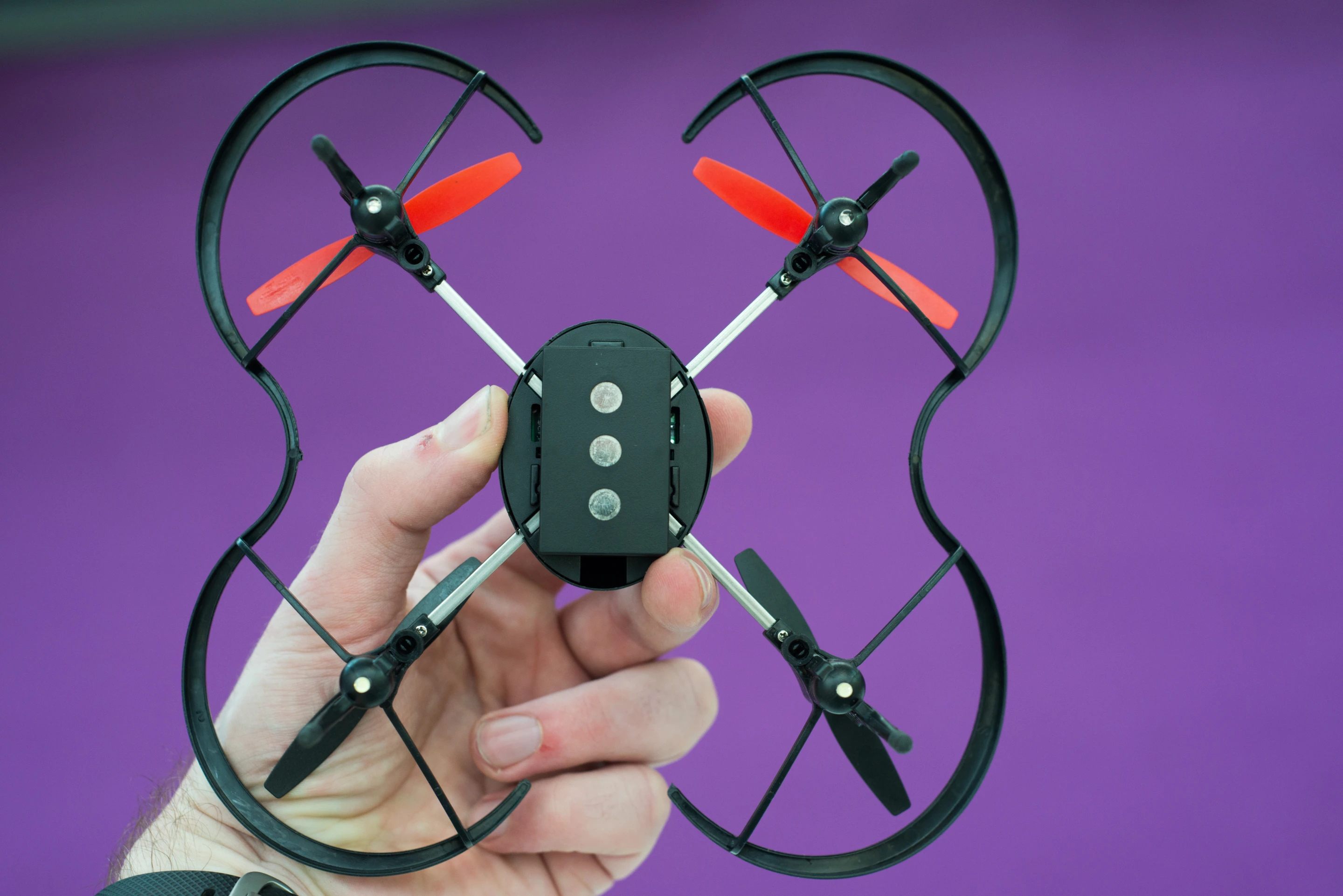User can attach modules to the bottom of the Micro Drone 3.0 using magnetic connectors