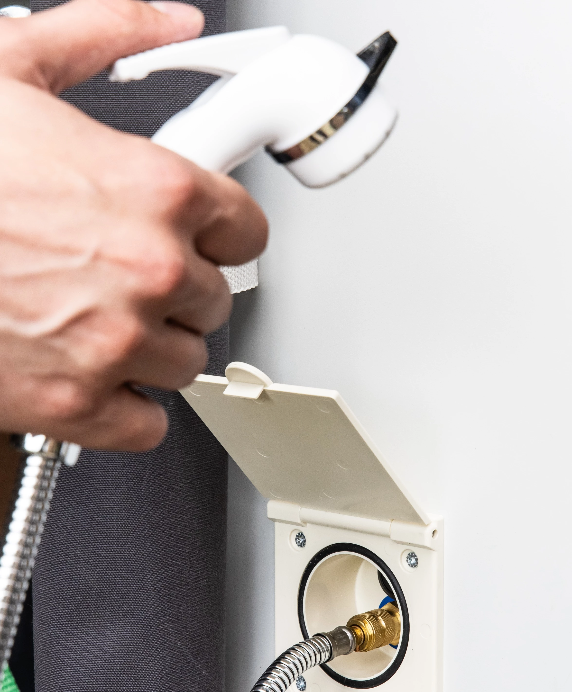 The top-tier PlugVan Life module that Nissan uses in its Interstar show van includes an outdoor shower