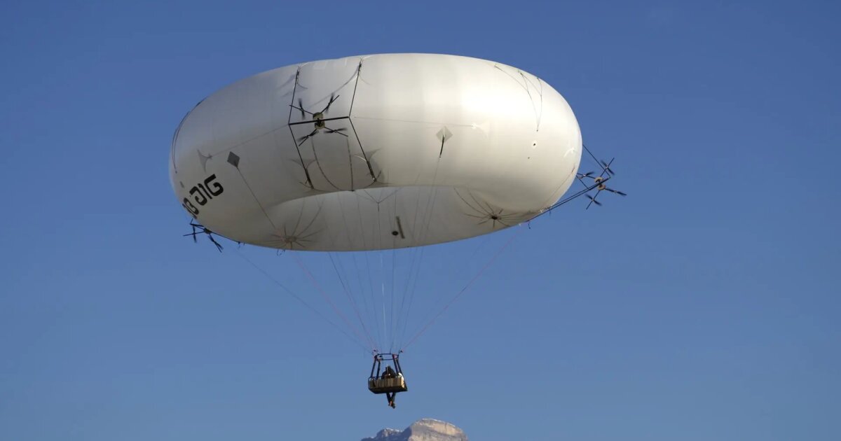 Donut-shaped electric airship offers silent, stable flight