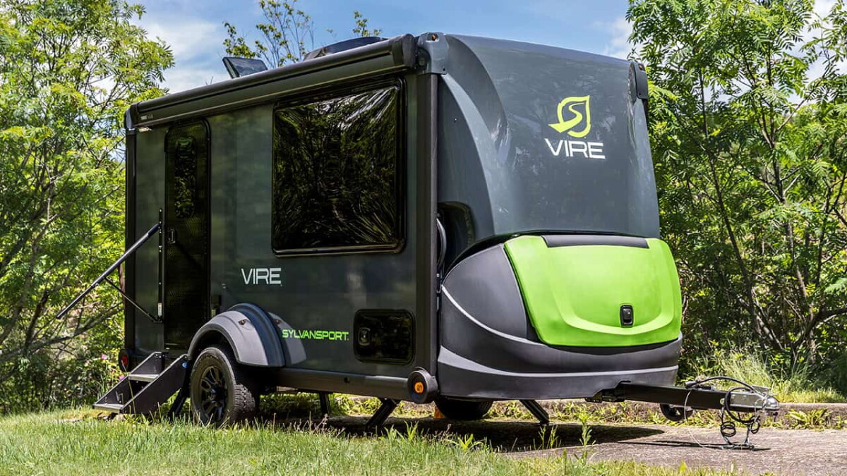 Cubic camper trailer gets vertical to maximize post-adventure living