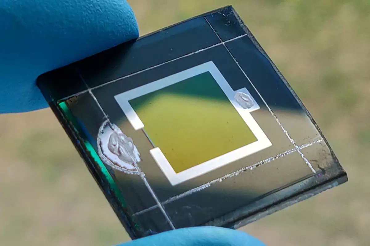 A small sample of the perovskite-CIGS tandem solar cell