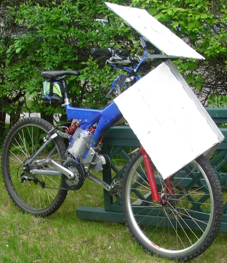 The Solar Cross is a one-off pedal-electric bicycle, that receives its power from onboard solar panels (Photo: Terry Hope)