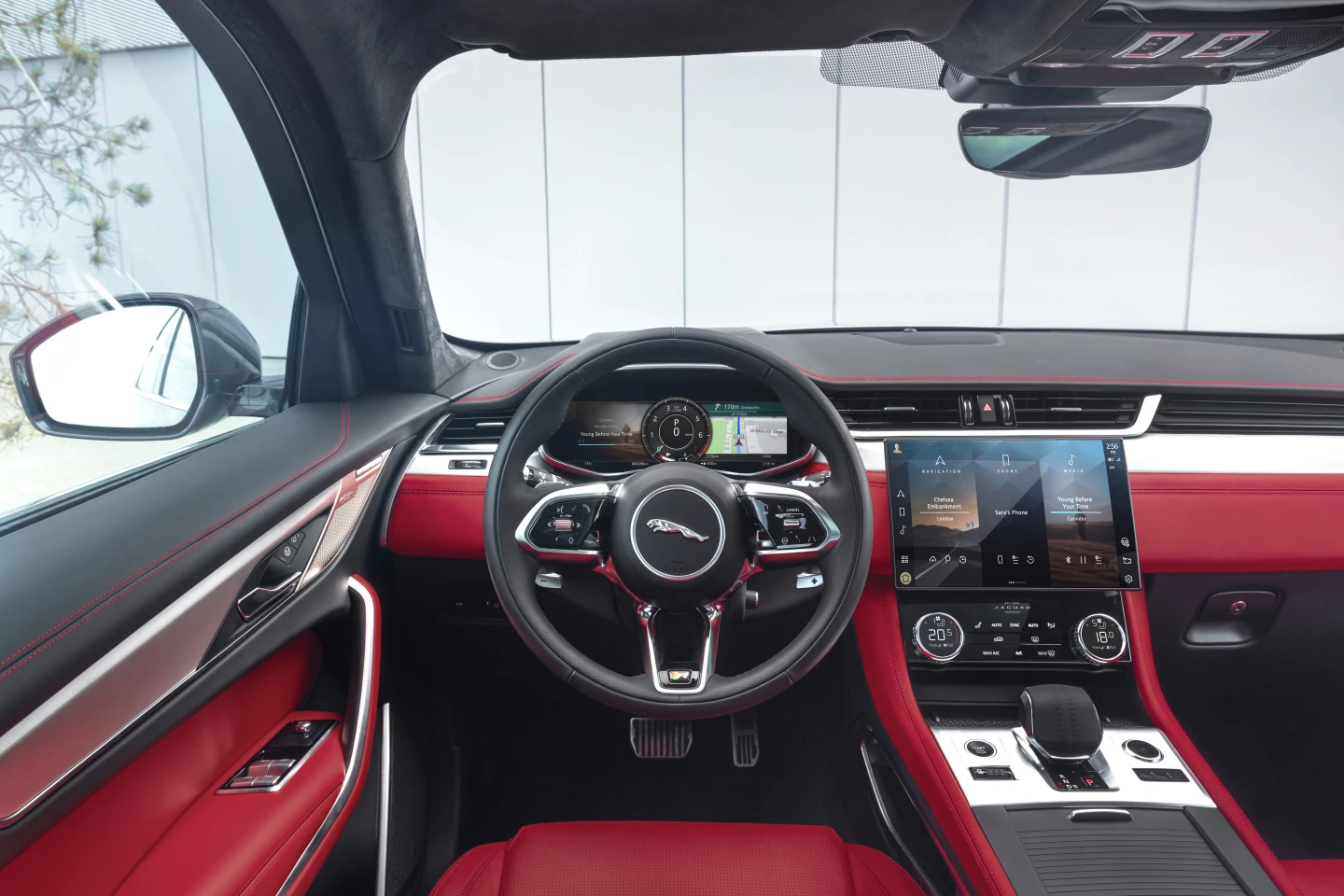A look inside the new Jaguar F-Pace