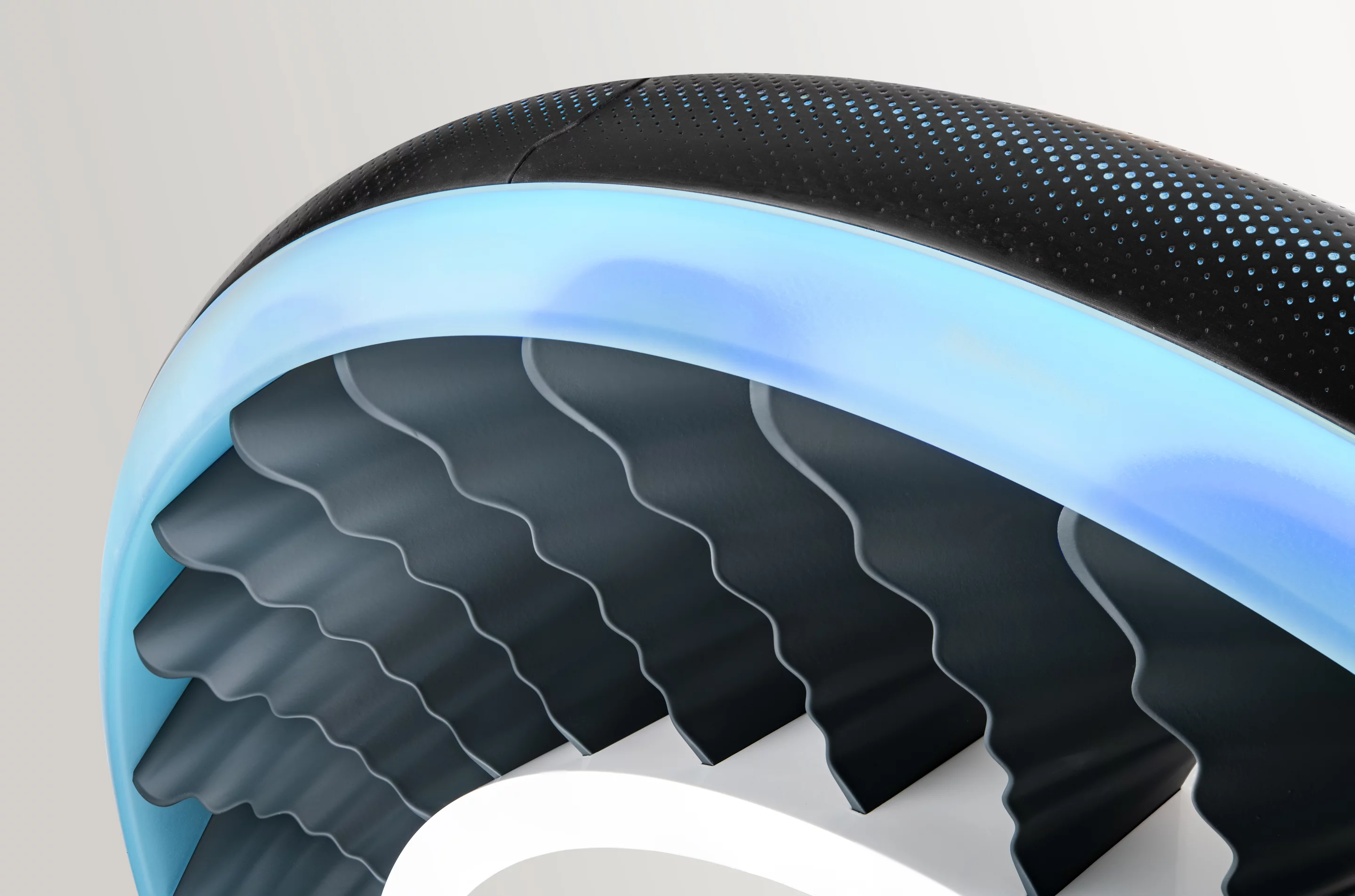 Another view of the Aero tire's spokes/rotor blades