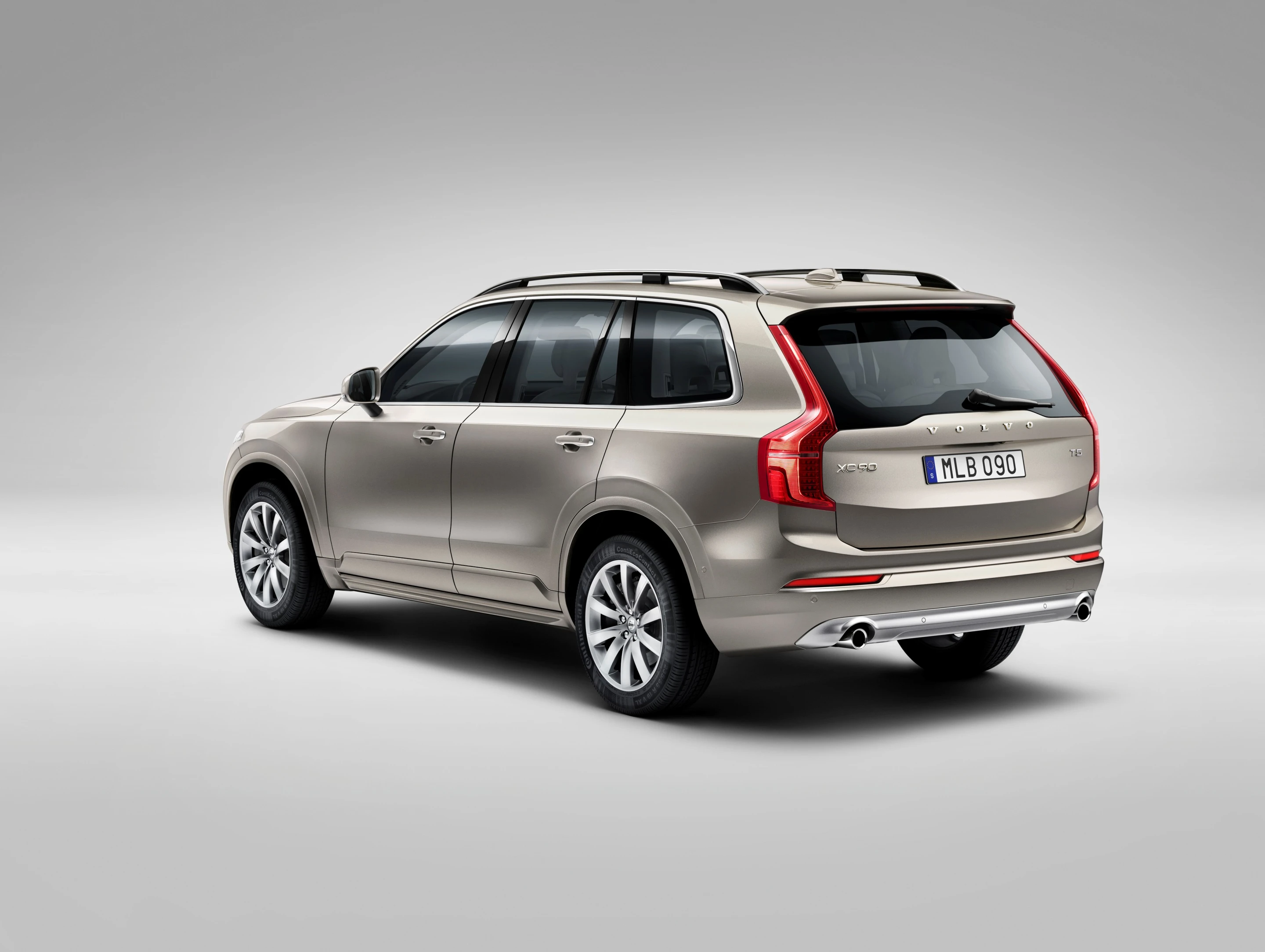 Despite the XC90's new styling, it still looks unmistakably like a Volvo