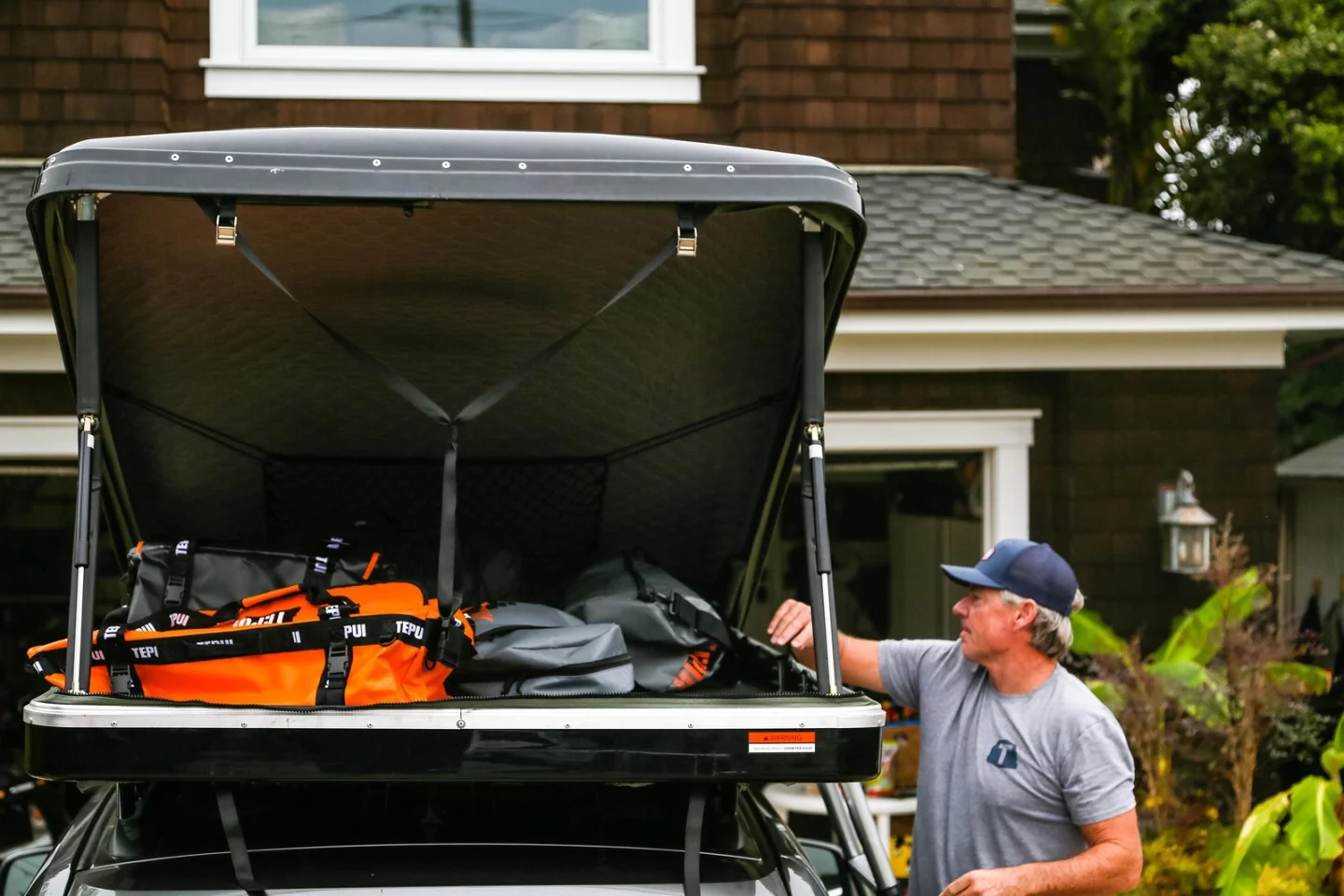 The HyBox Wedge will work just like the pictured HyBox for loading cargo