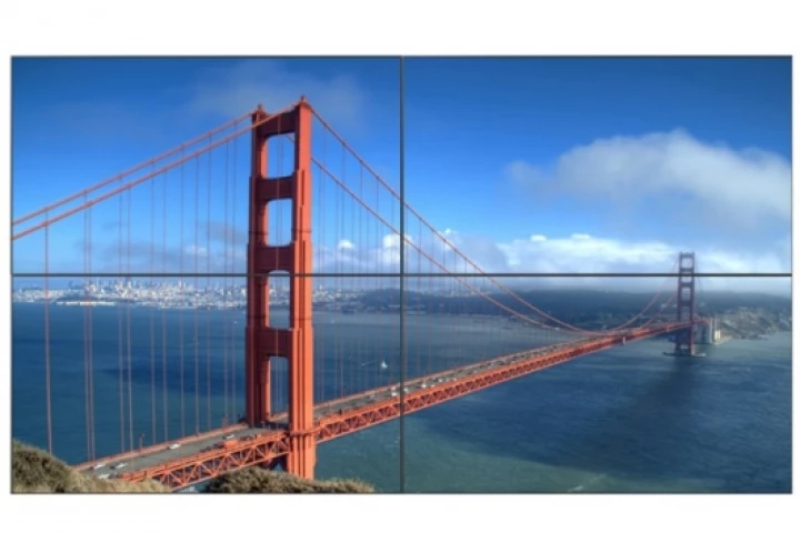 Barely a bezel in sight on a videowall using Samsung's 460UTn 46" LCD Professional Displays