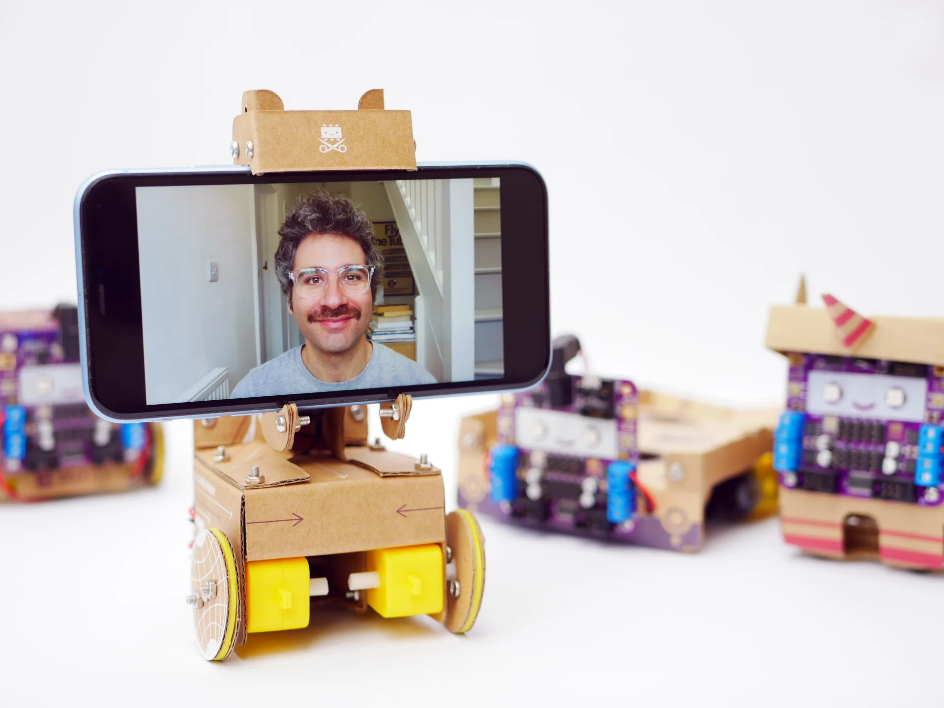 Mini cardboard telepresence robot can be controlled by video callers