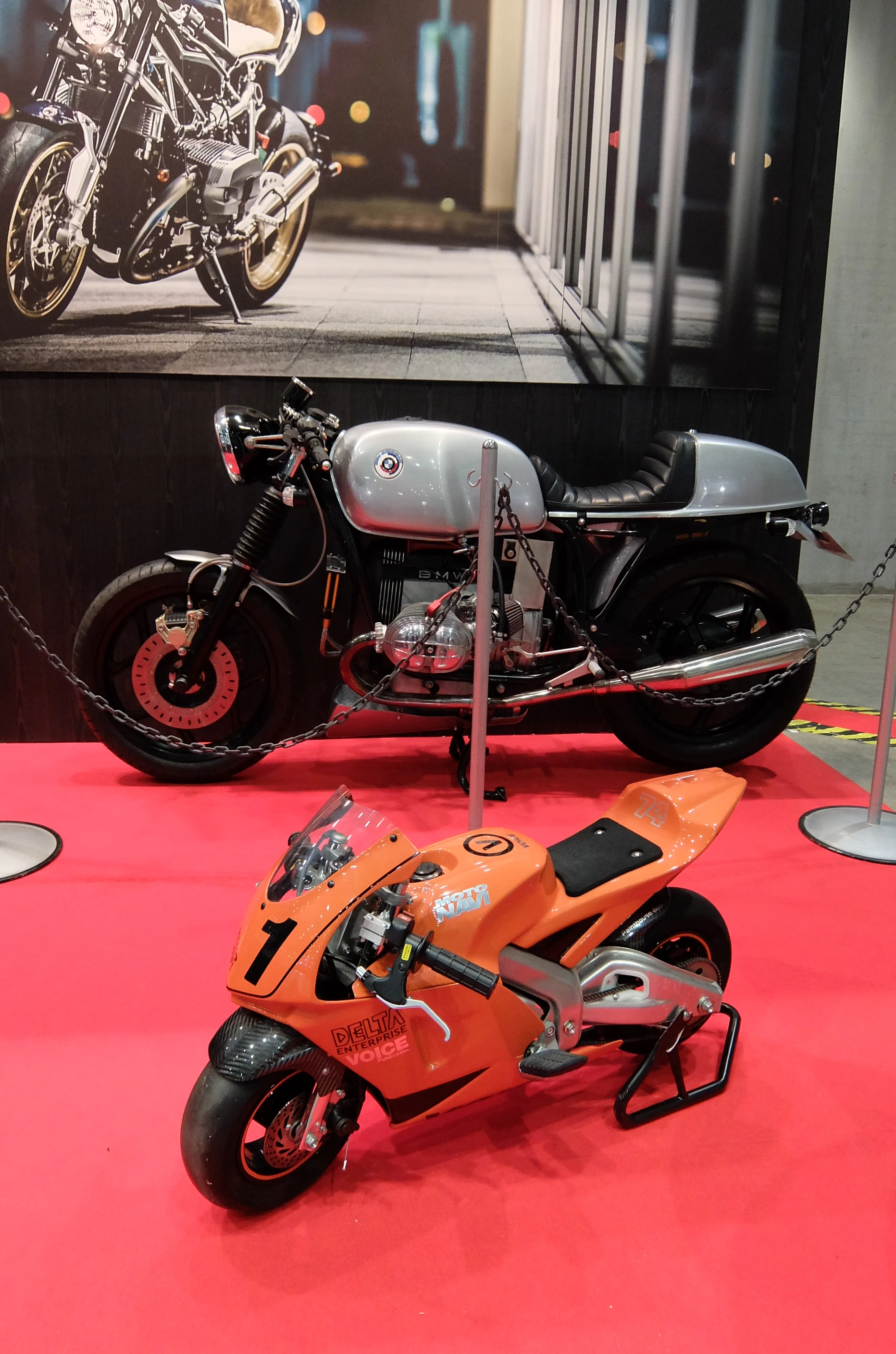 The little and large of the Tokyo Motorcycle show (Photo: Stephen Clemenger/Gizmag.com)