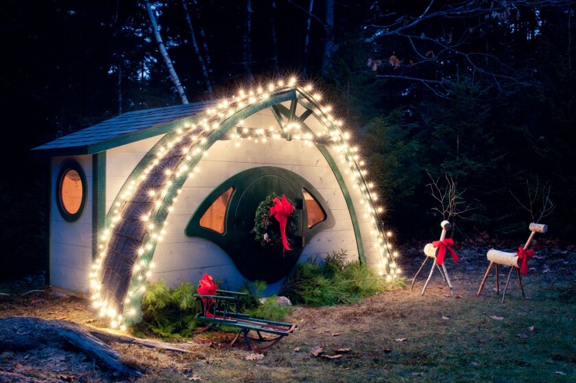 This Hobbit Hole serves as a utility shed (Photo: wooden-wonders.com)