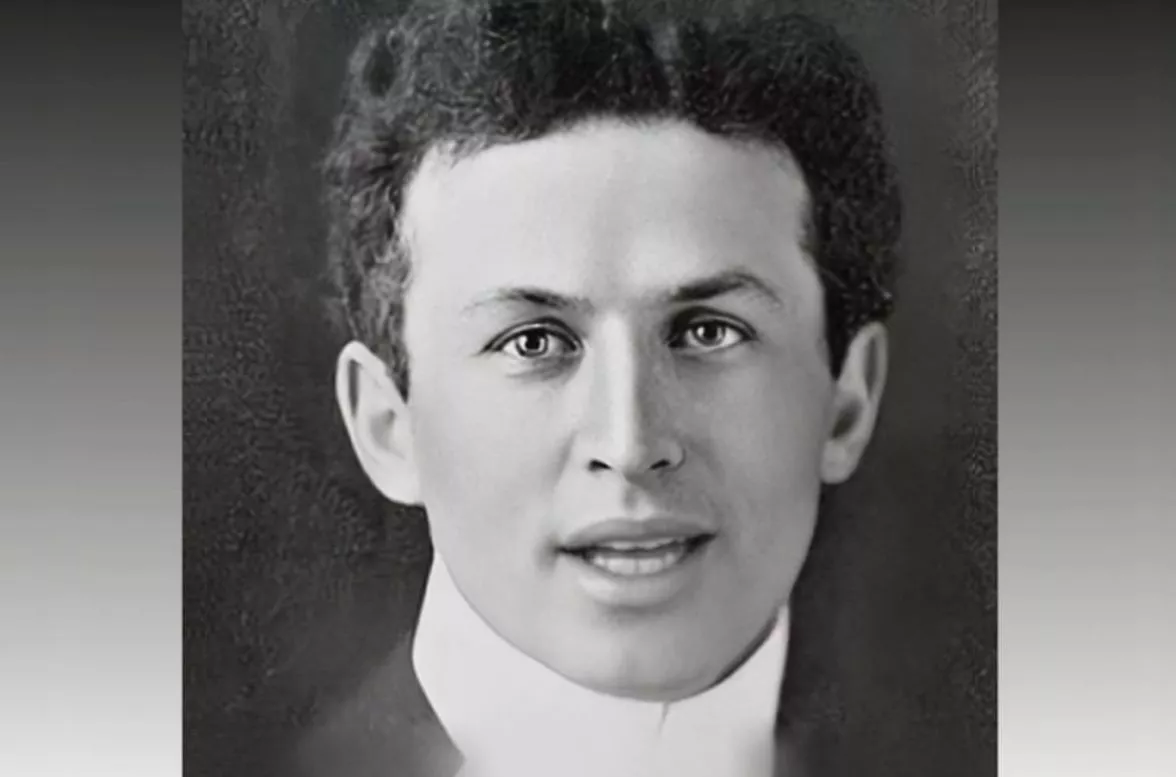 The life story of Harry Houdini is given a voice courtesy of the LiveStory tool from MyHeritage