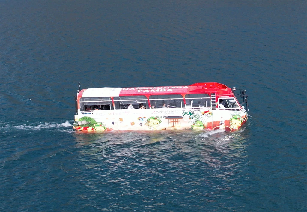 A 12-m autonomous, amphibious tourist bus successfully self-navigated a 2-km, 30-minute route on the Yanba Dam