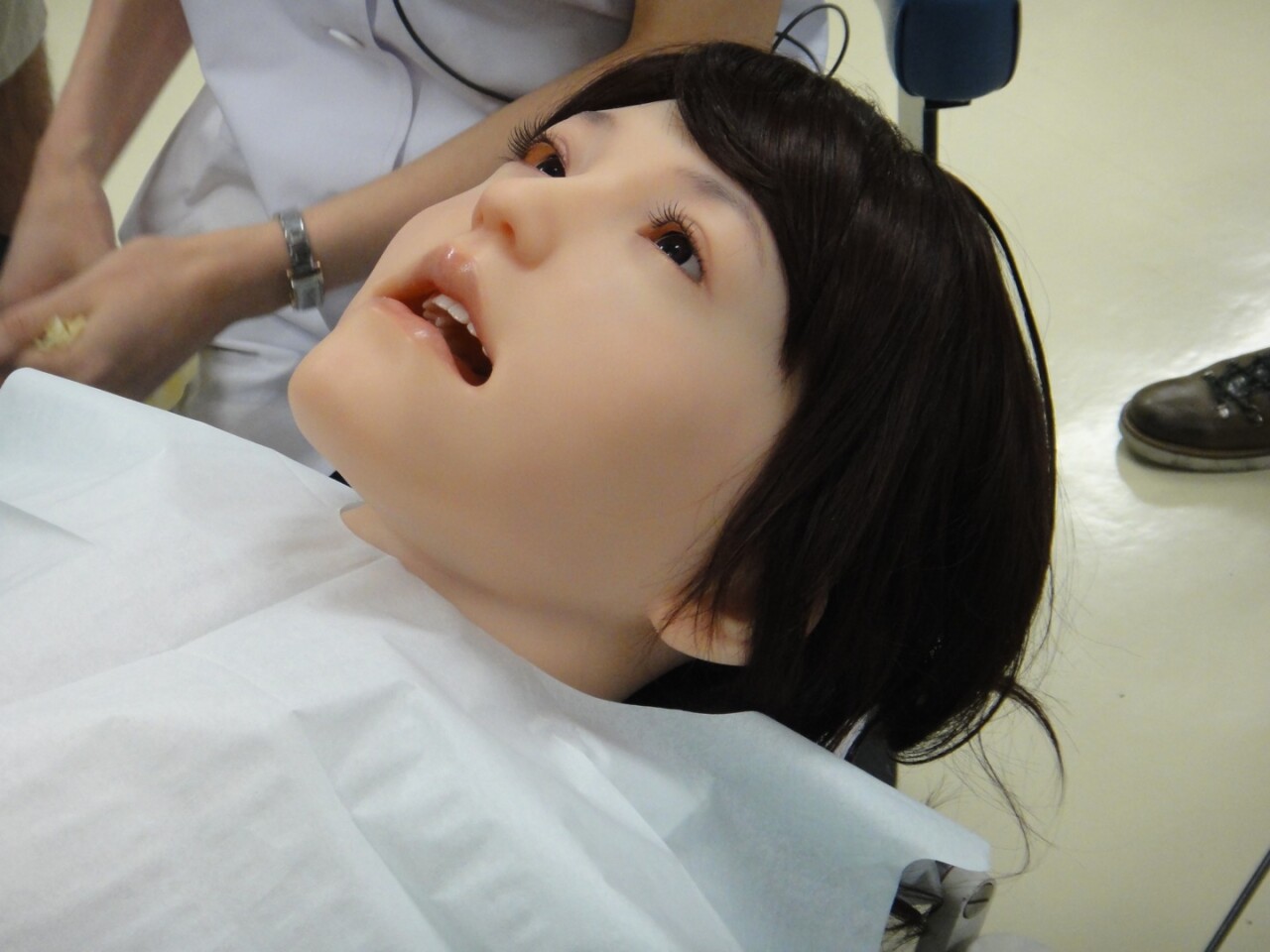 Realistic robotic helps dental students hone their skills