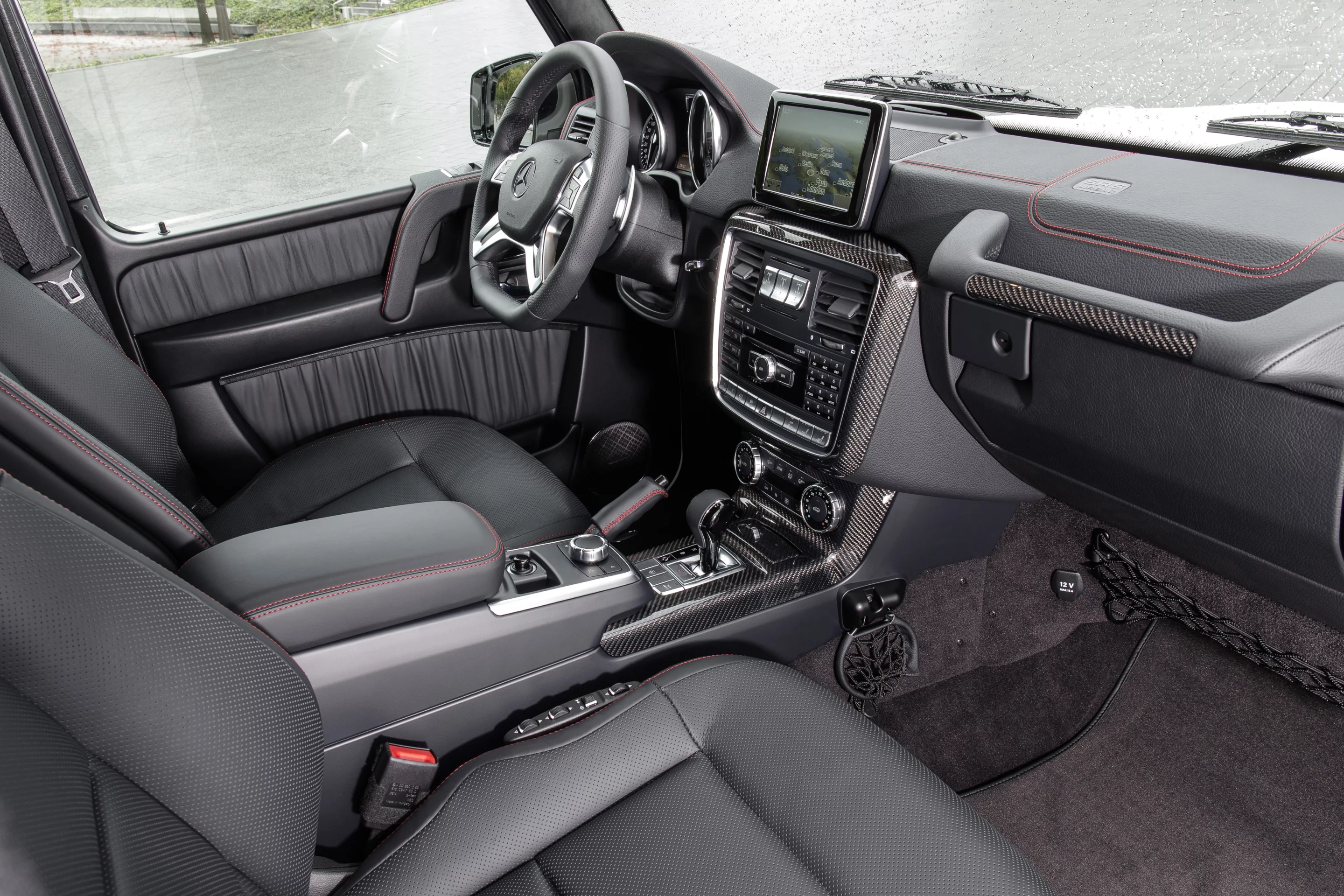 Inside, there are two different color options for the leather trim