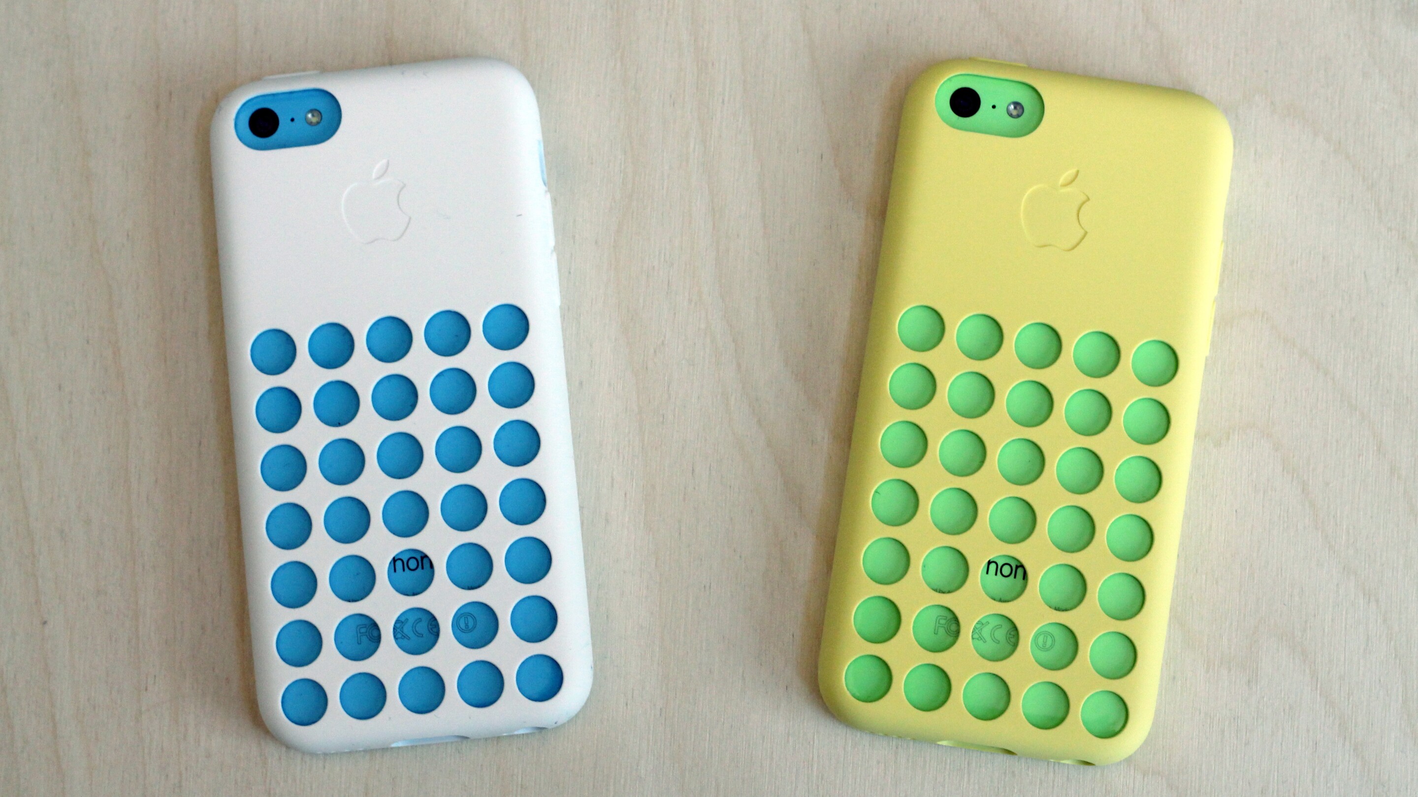 iphone 5c yellow with blue case