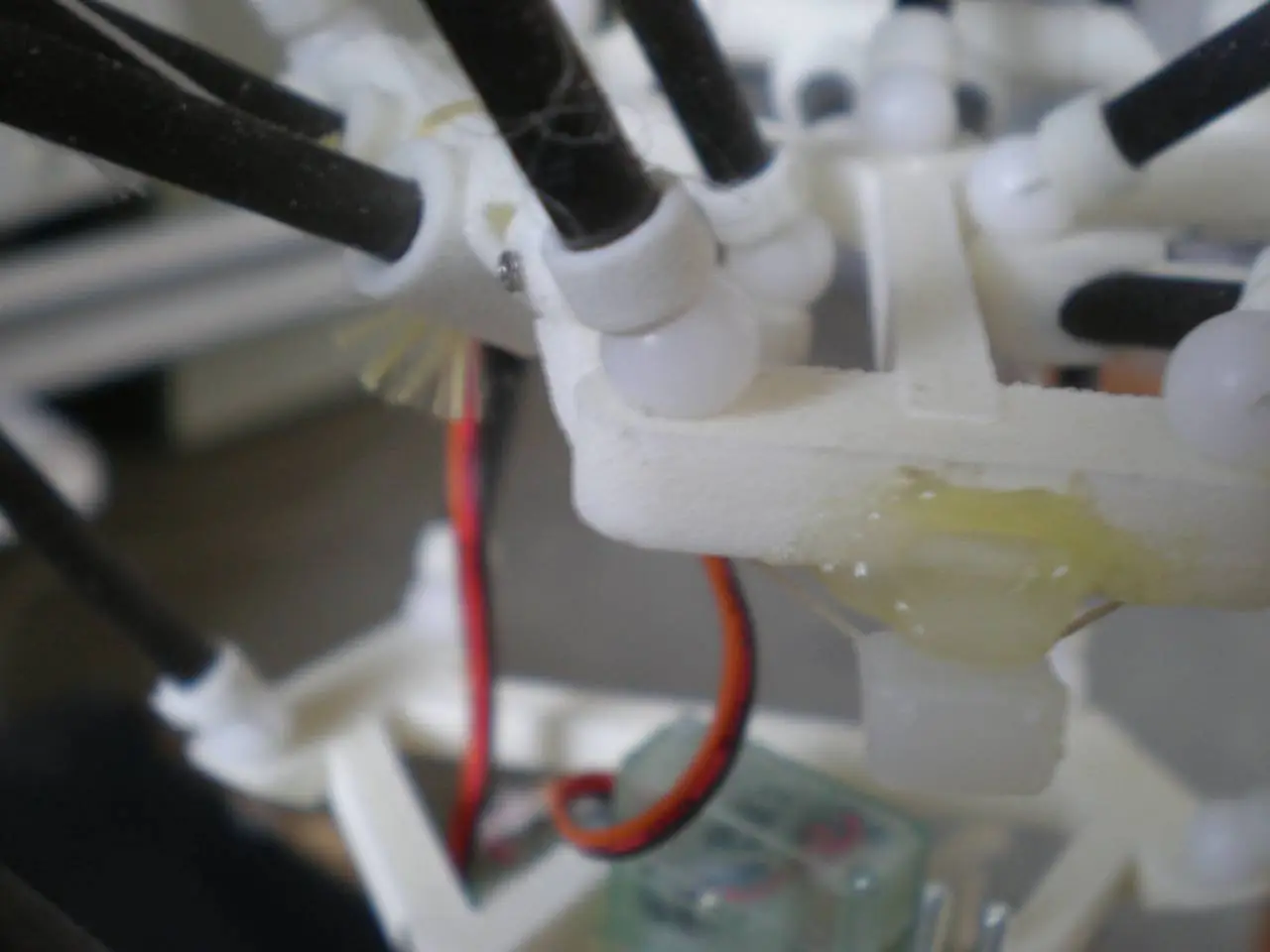The joints and arms are lightweight plastics and composites (Photo: Aad van der Geest)