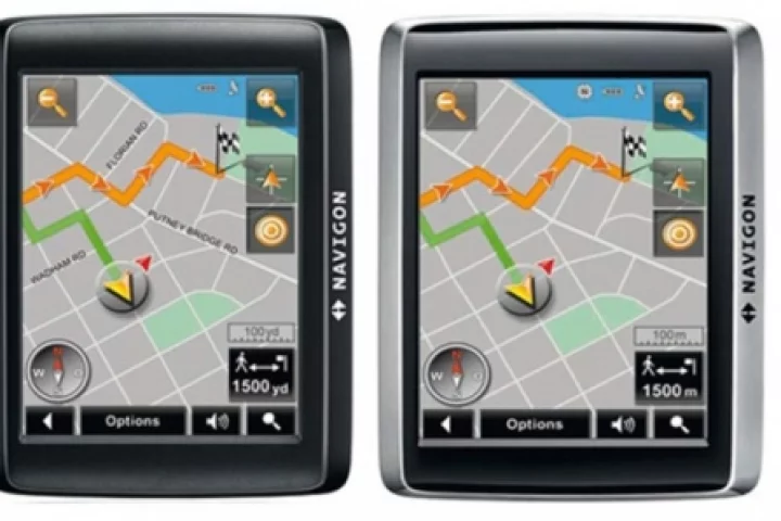 The 24 series personal navigation systems from Navigon guide the user in the car and on foot(Image: Navigon)