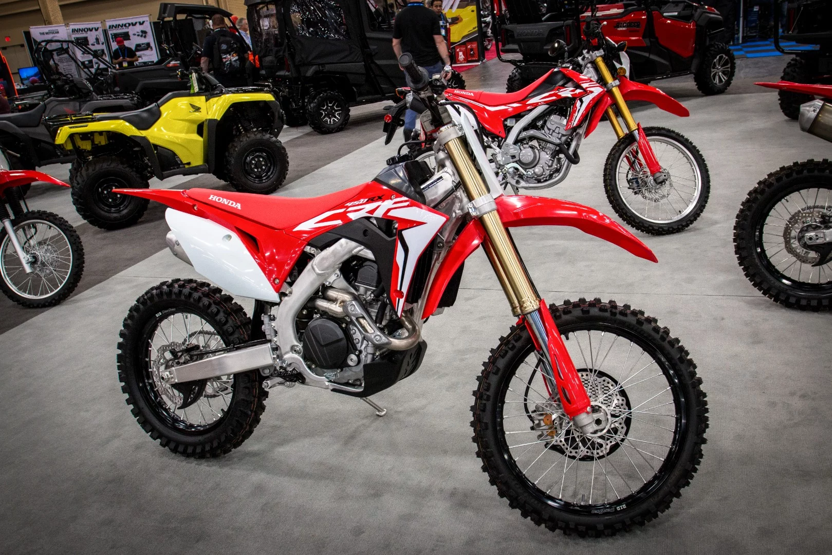 Honda's CRF450RX is one of four CRF450 models for 2019 - effectively it's the R model motocross bike with the thumb-starter and suspension from the X model enduro bike. It's also got 3-stage launch control, so it's not here to mess about.