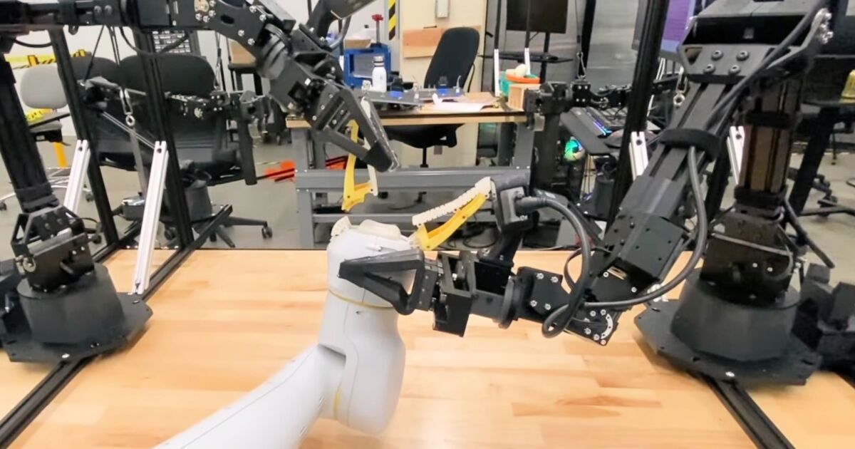 AI-powered robots can now autonomously restore different bots