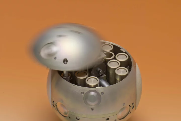 The prototype Mars sample return container (Image: ESA)