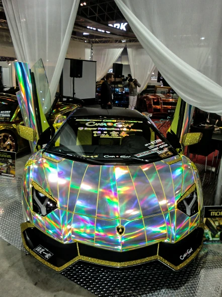 A refracting Lamborghini from SPF (Photo: Stephen Clemenger/Gizmag.com)