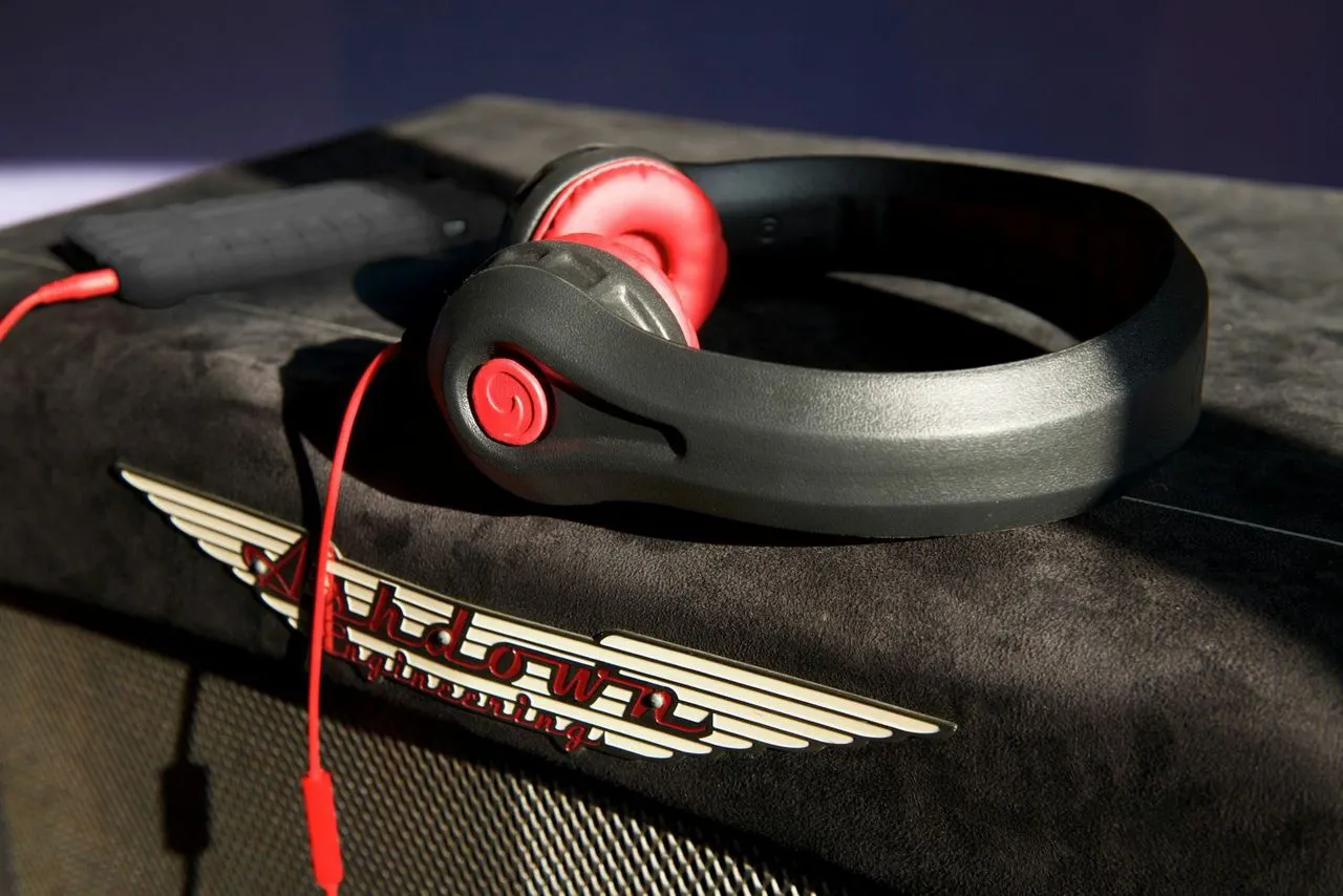 HeadFoams Pro headphones fit teenagers and adults (Photo: Thomas Libis)