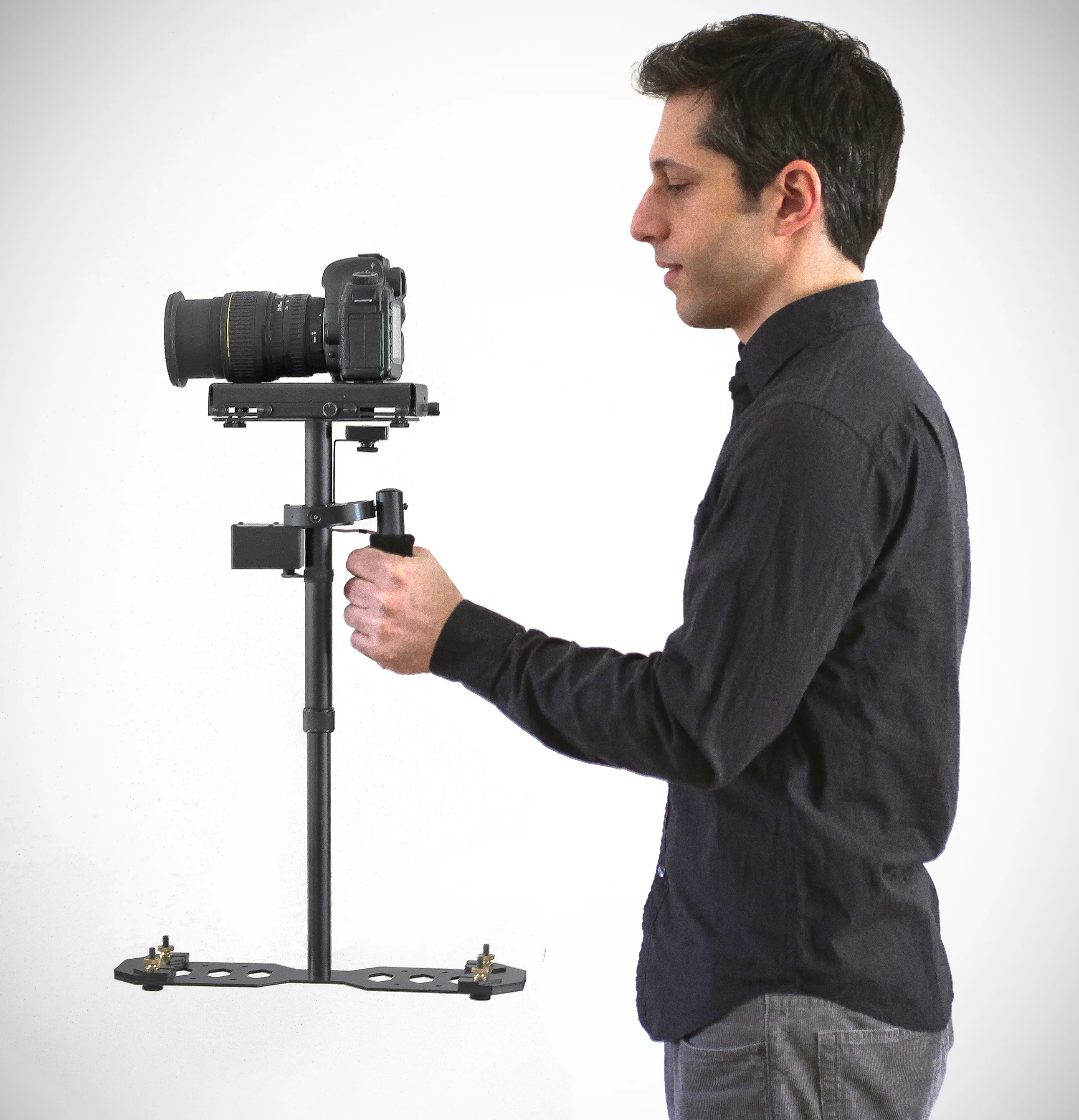 The Supraflux Stabilizer uses virtually frictionless ball bearings on all rotating parts and weighs 3.2 lbs (1.45 kg)