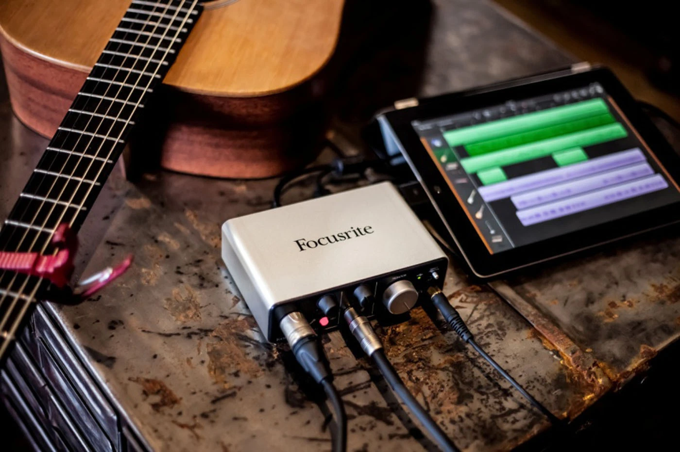 Focusrite has released the iTrack Solo professional audio recording interface for the iPad, with studio-quality guitar and microphone inputs and built-in monitoring