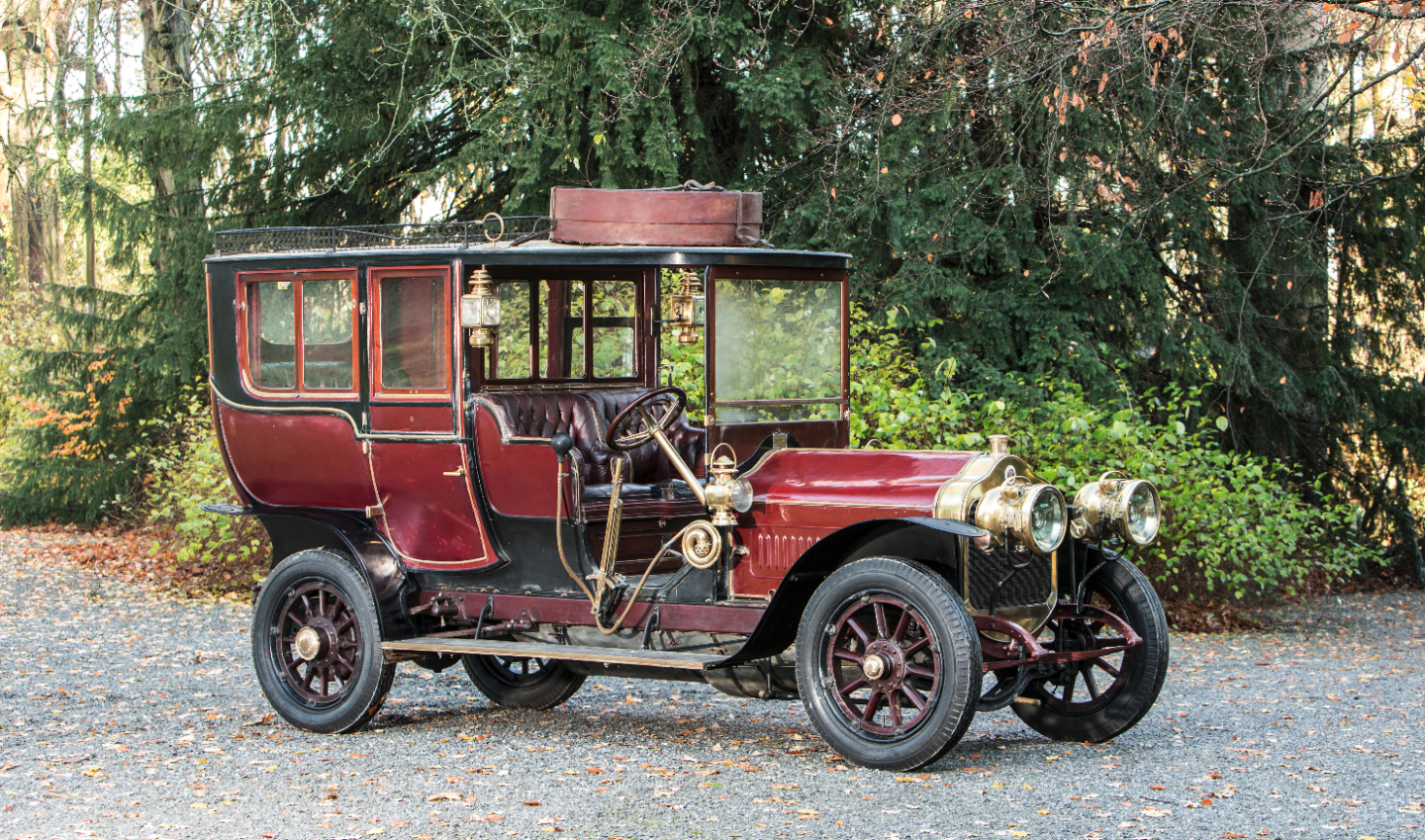 This 1907 Minerva Type K Torpédo Limousine Transformable may look restored but it isn't, being in extraordinarily well preserved but original condition. This 111-year-old convertible touring car has a powerful six cylinder engine and is a wonderful example of one of the most luxurious cars of its day. It sold for $739,332 (€603,750) with a detailed history from new.