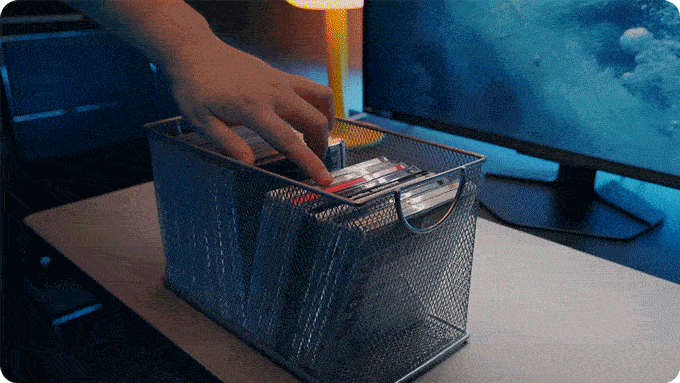 Select your CD, remove the RM1 from its minimalist packaging, load in the disc and press play on the remote to listen through a paired wireless speaker