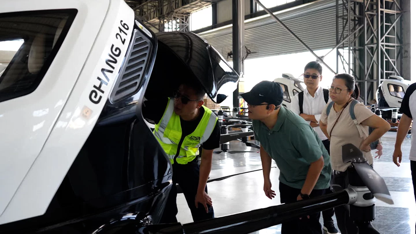 EHang prepares the EH216-S for the solid-state battery test