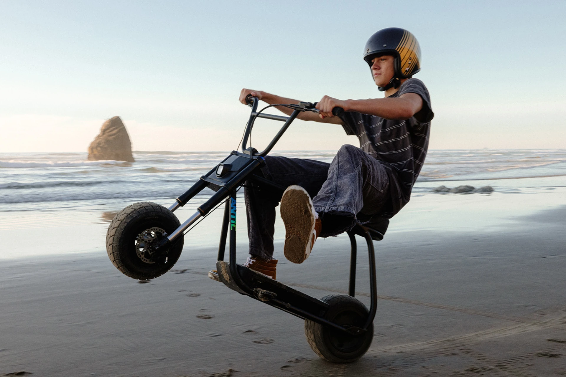 Mini Self Balance Antic is a new electric mini bike that does wheelies