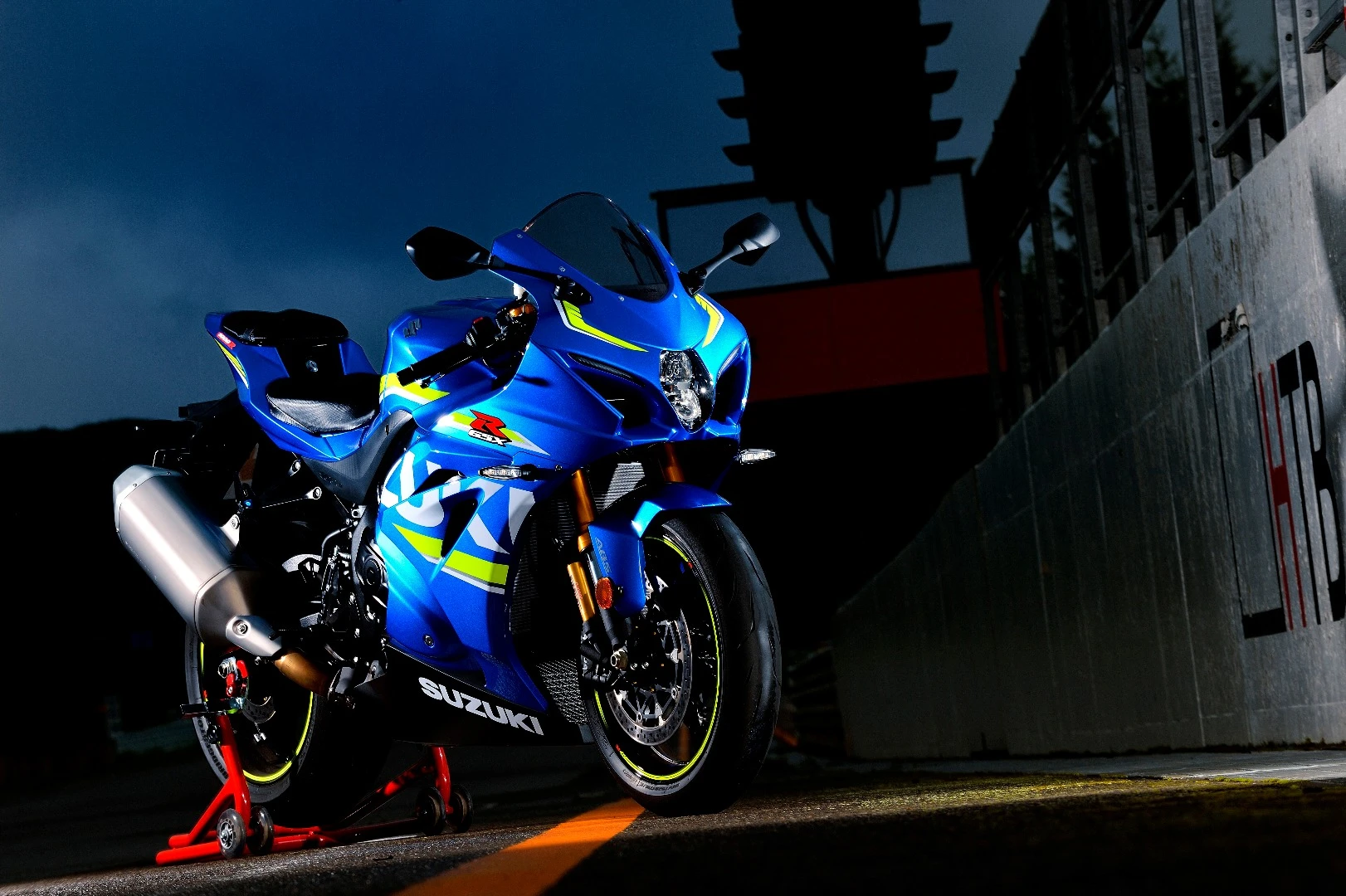 The 2017 Suzuki GSX-R1000/R aims at superbike domination