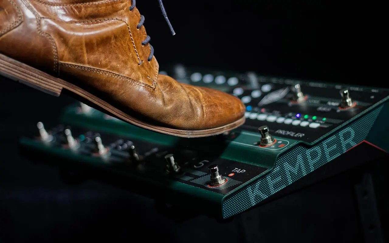Five buttons cater for direct access to five different rig setups per performance