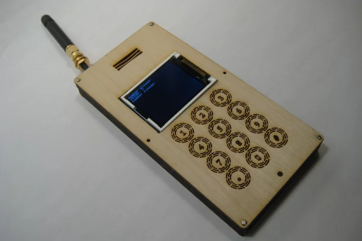 MIT PhD student David Mellis has designed and built a fully operational mobile phone, named the DIY Cellphone, using about US$150-worth of parts (Photo: David Mellis)