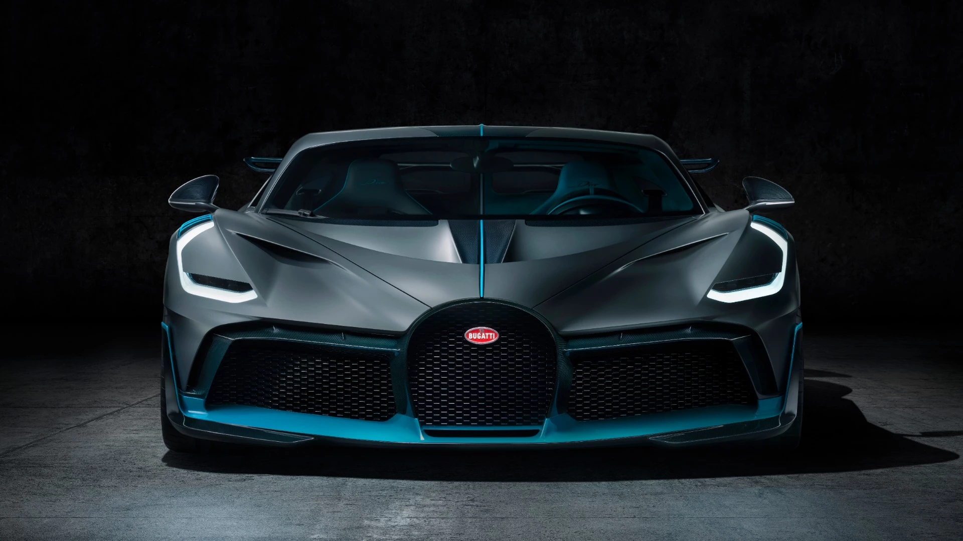 Bugatti Divo: large frontal air intakes