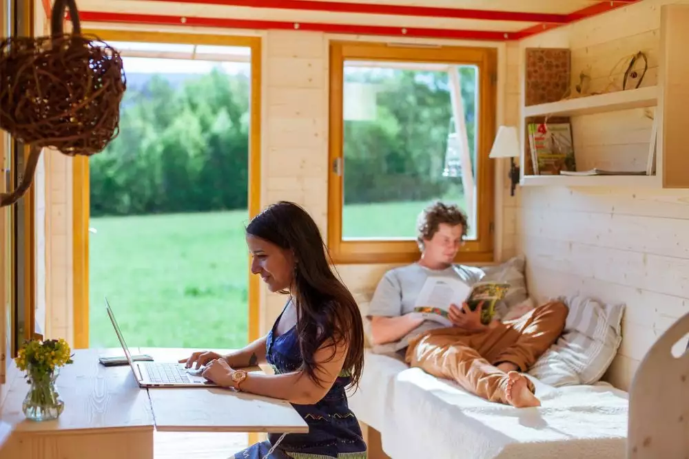 La Tête dans les étoiles interior finish is basic but clean