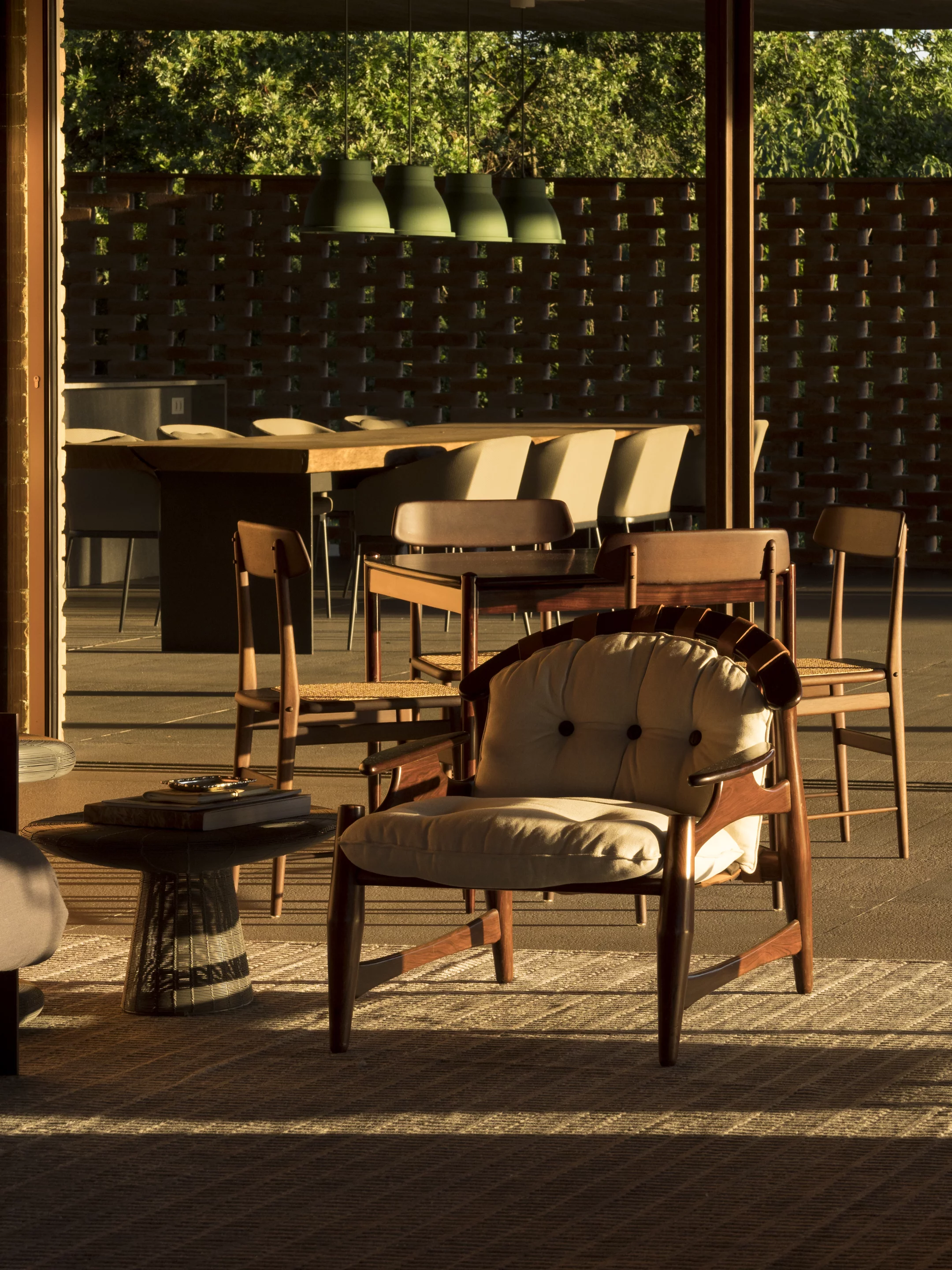 Planar House's large living rooms and dining areas open up to the outside