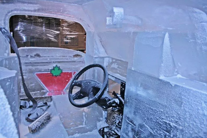 All non functioning body pieces and elements were made of ice, even the windshield