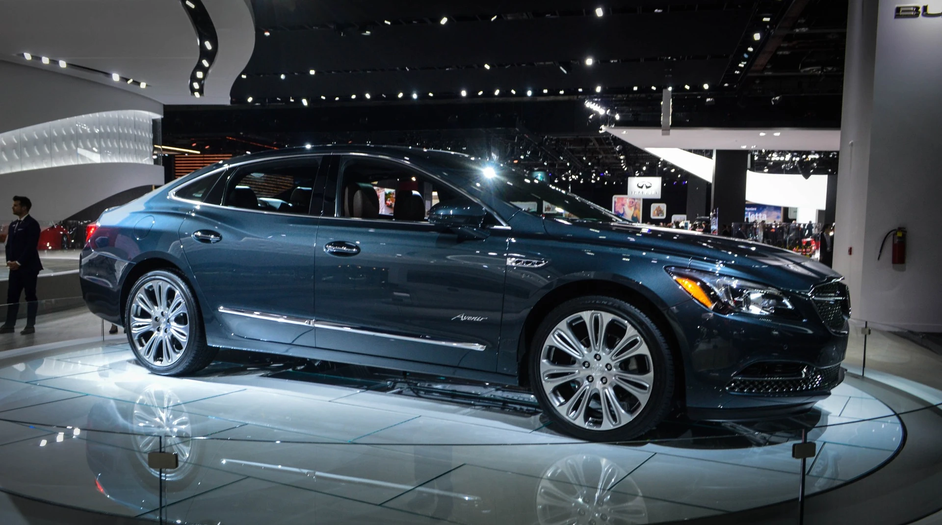 Buick Lacrosse Avenir