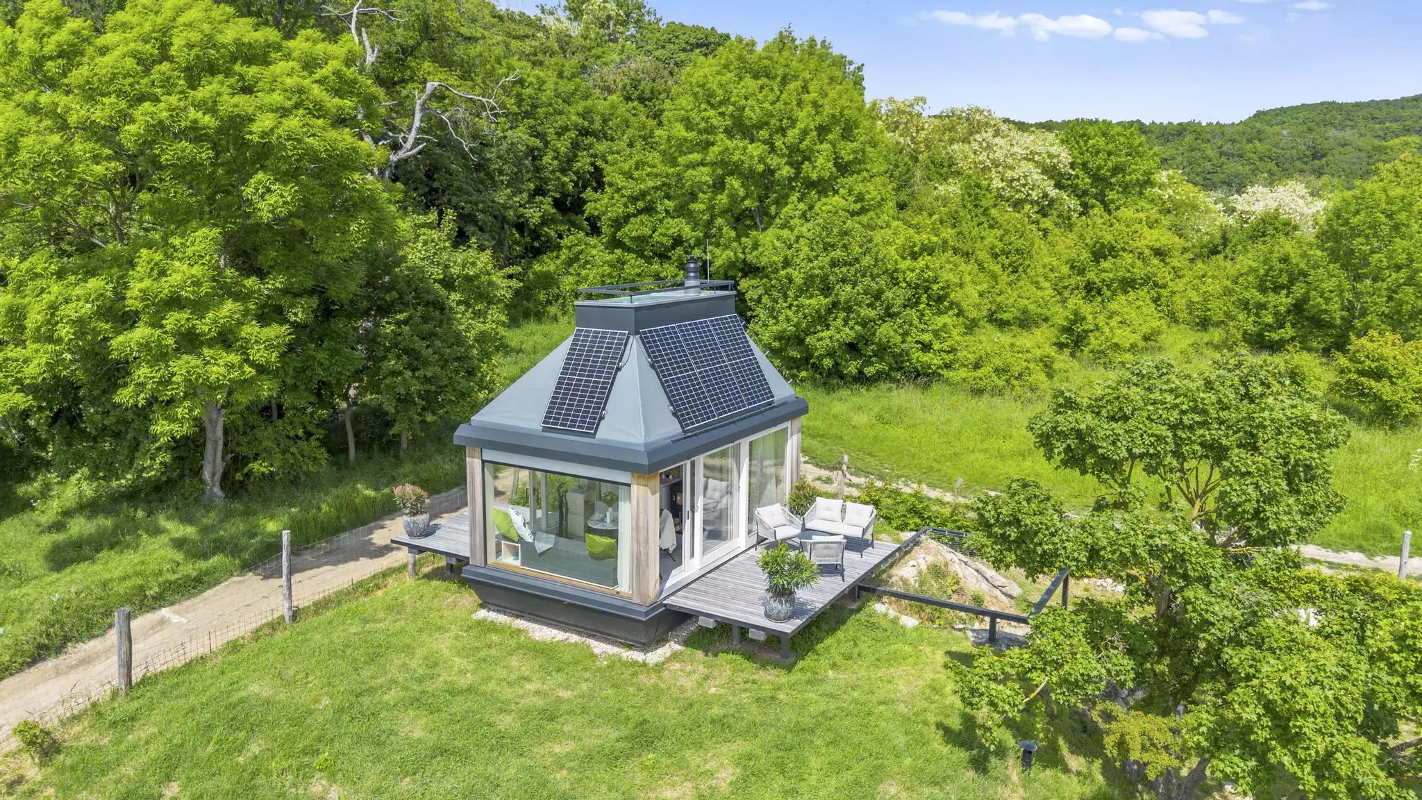 Cabin Devín is located in a picturesque rural spot near Devín Castle in Bratislava, Slovakia