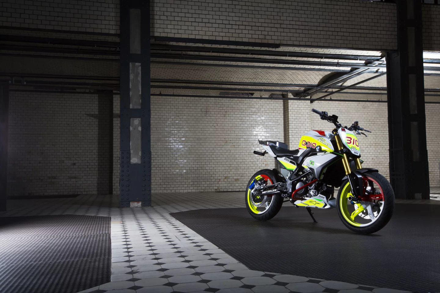 BMW Concept Stunt G 310: beneath the flash, it looks like a solid and fun machine