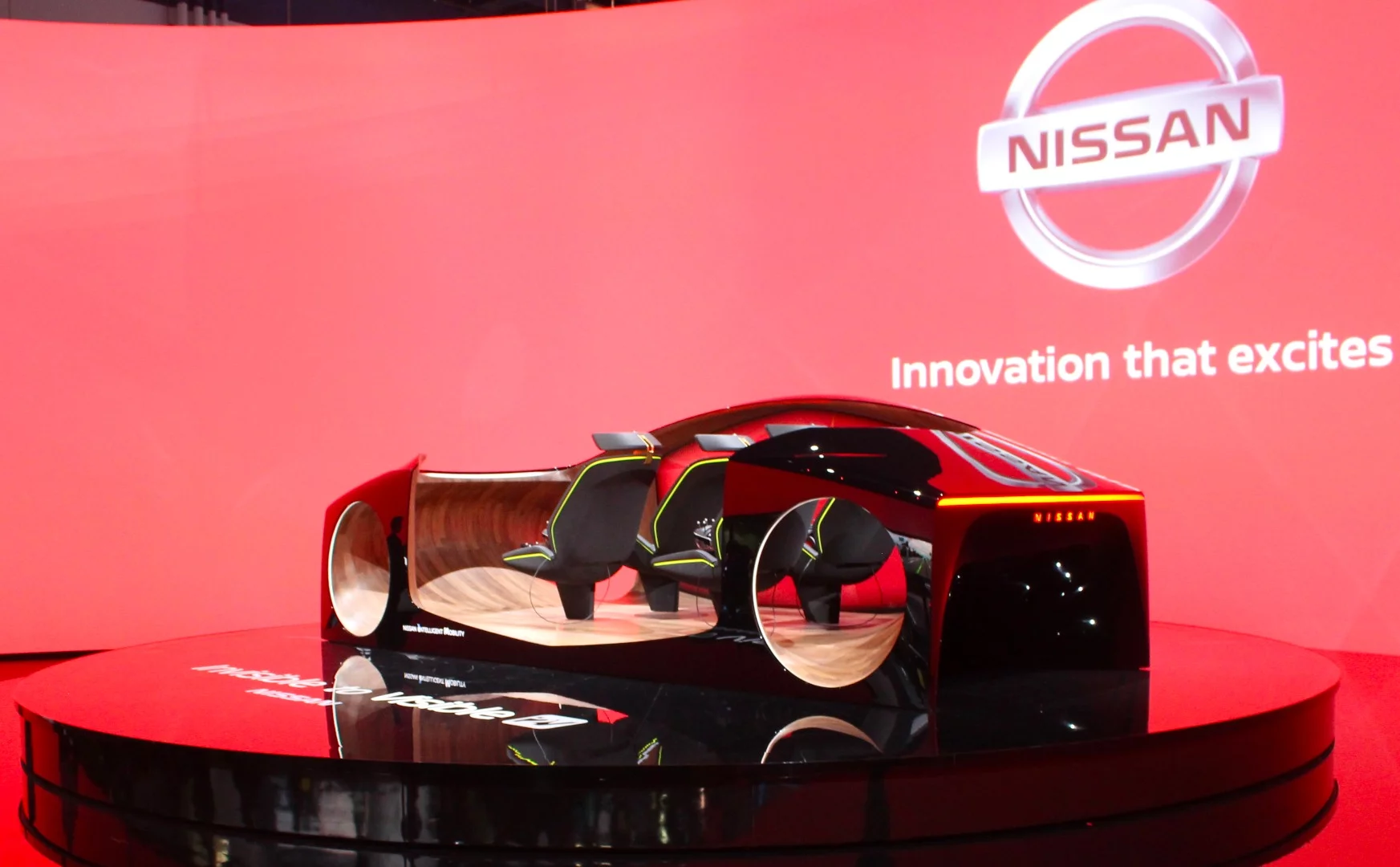 The technology blends what’s already possible through semi-autonomous systems and real-time information gathering in the vehicle with what’s new