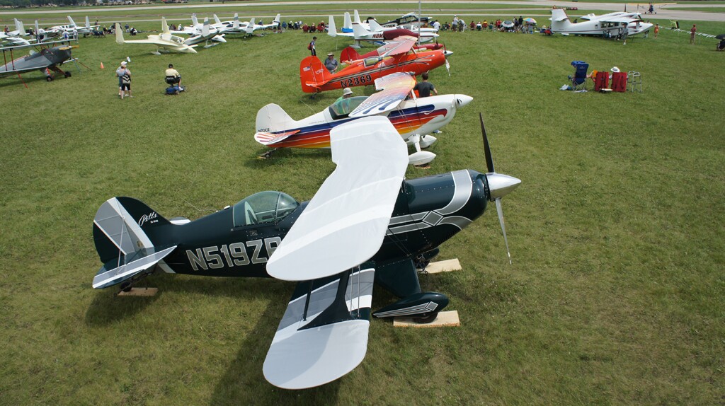Bi-planes at Oshkosh 2010