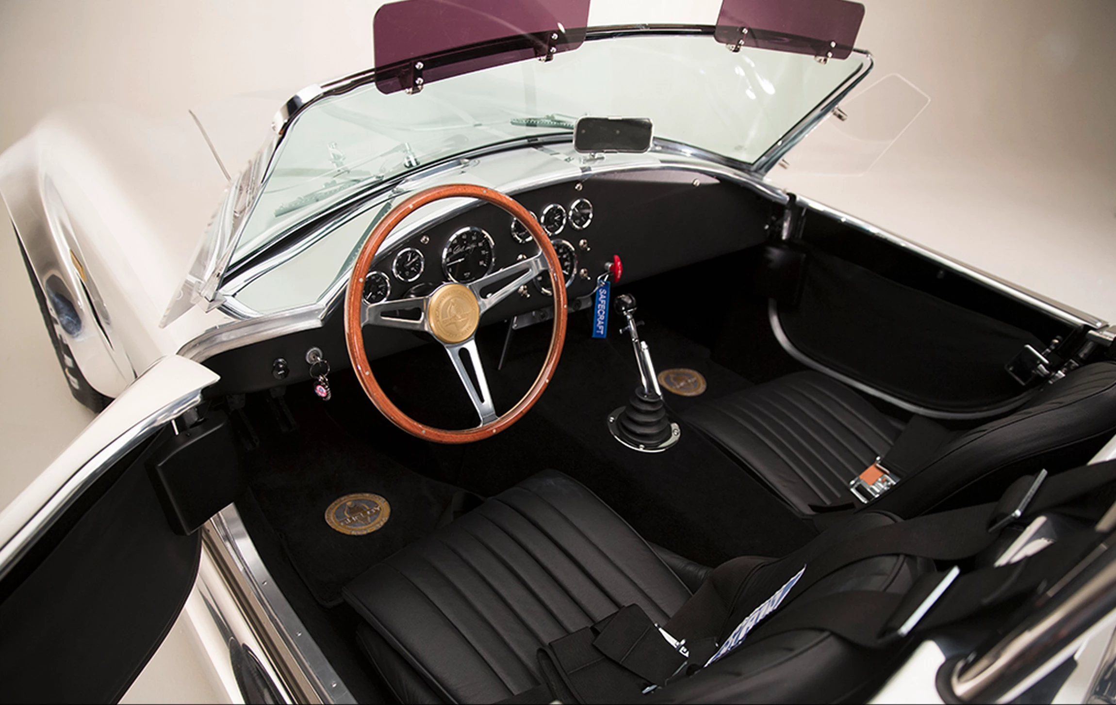 Each will be documented in the ‘World Registry’ alongside the original 343 built by Shelby American in the 1960s, and the 50th Anniversary 427 Cobra will be available with either a fiberglass body for US$120,000, or an aluminum bodied car (pictured) for $180,000.