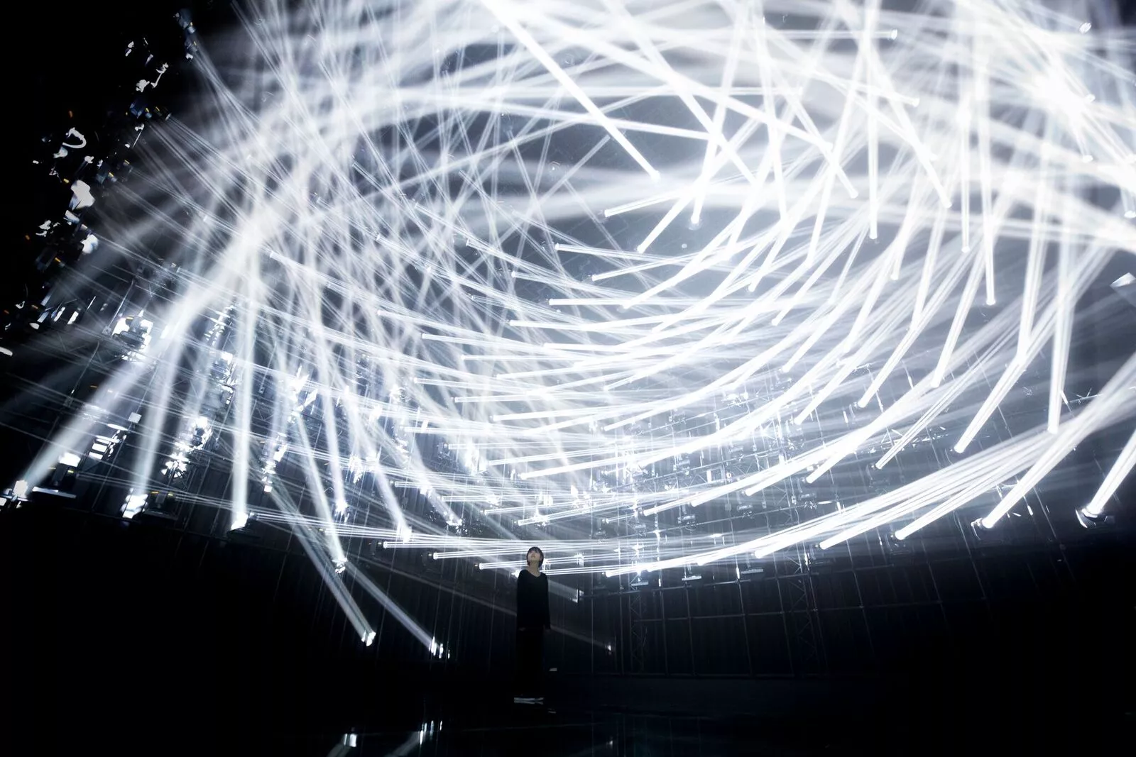 Light Vortex at Tokyo's Mori Building Digital Art Museum