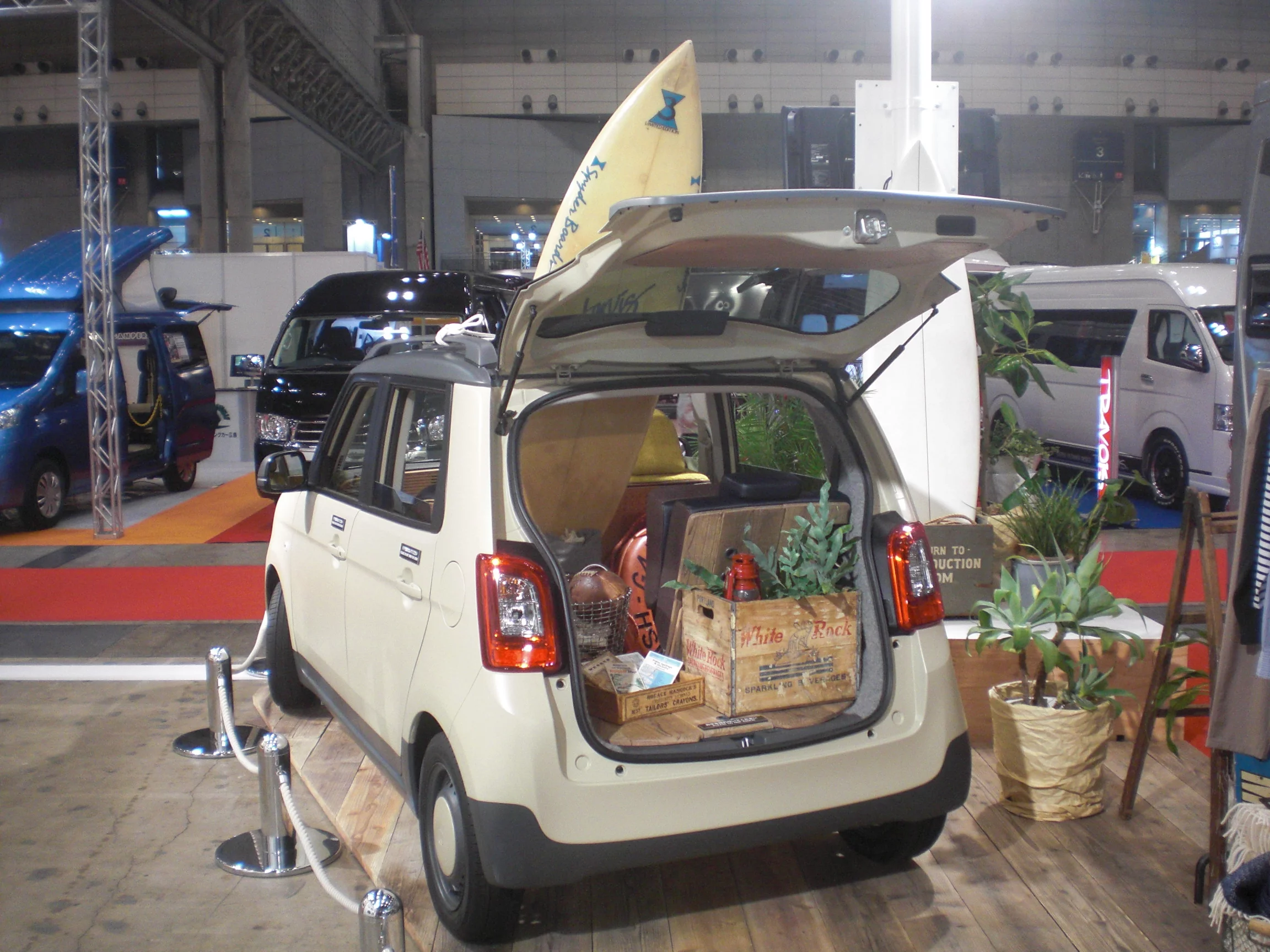 In the rear of the N-ONE there was everything for a day at the beach (Photo: Stephen Clemenger/Gizmag.com)